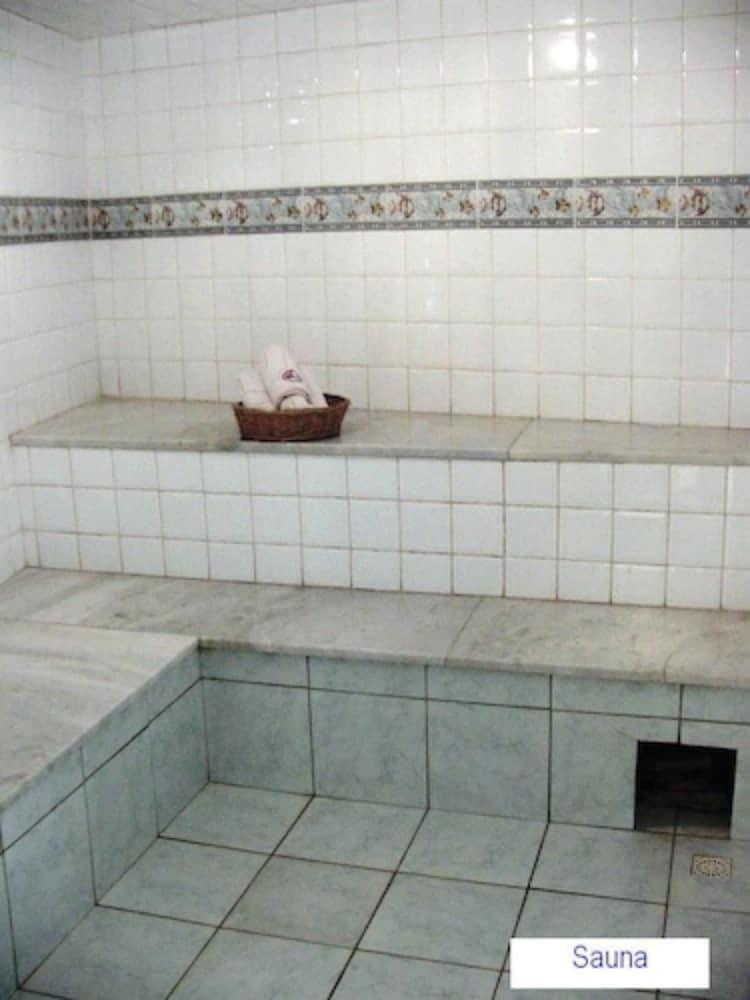 La Brise Hotel 3*